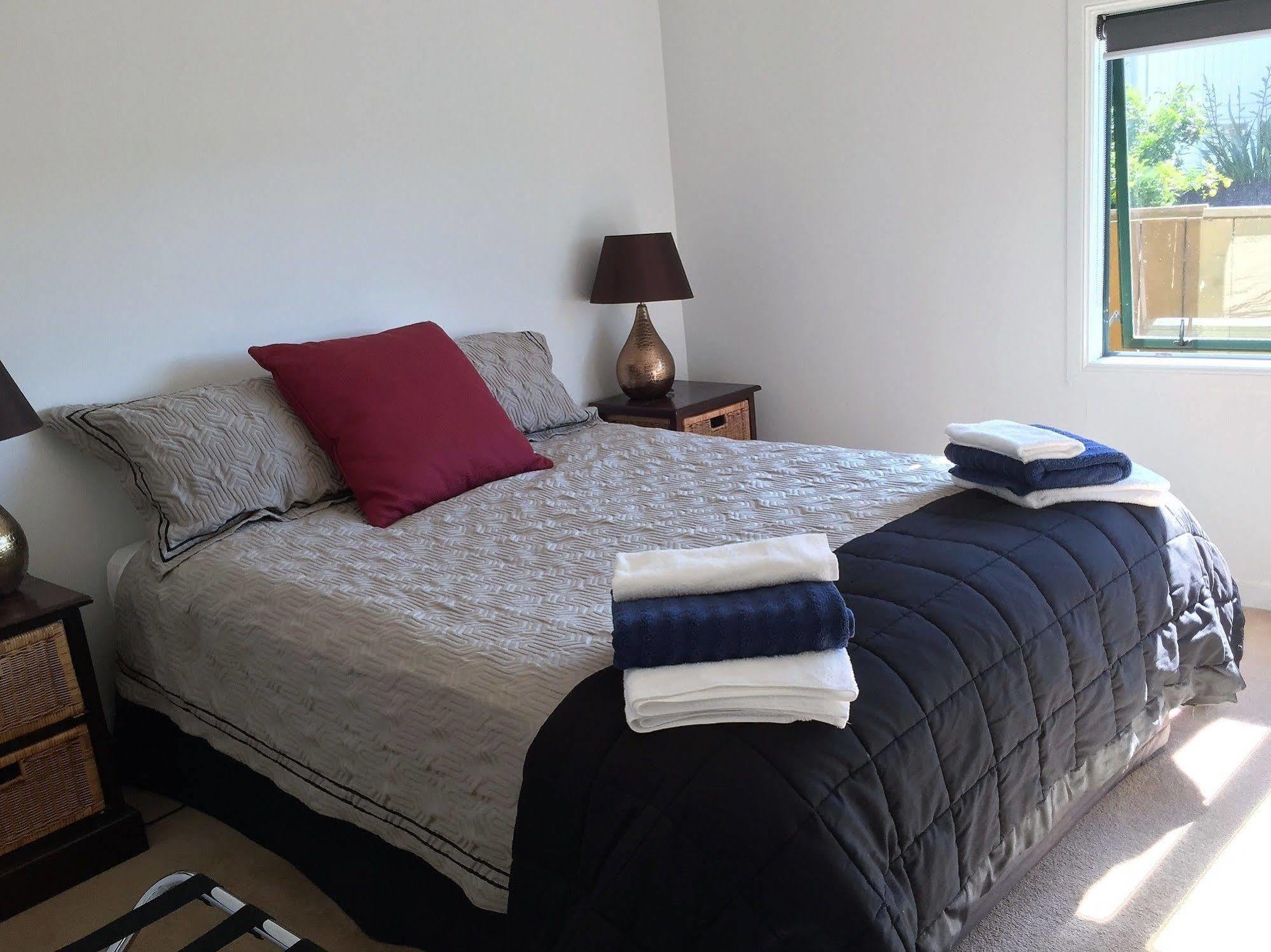 Lakeside City Apartments - Penthouse And Studio Rotorua Ngoại thất bức ảnh