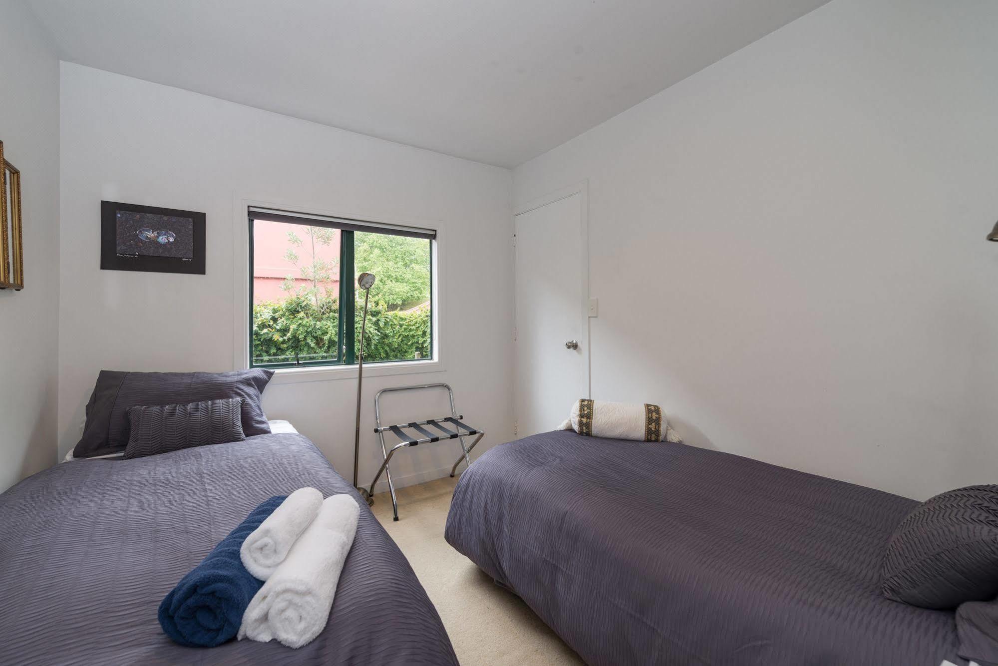Lakeside City Apartments - Penthouse And Studio Rotorua Ngoại thất bức ảnh