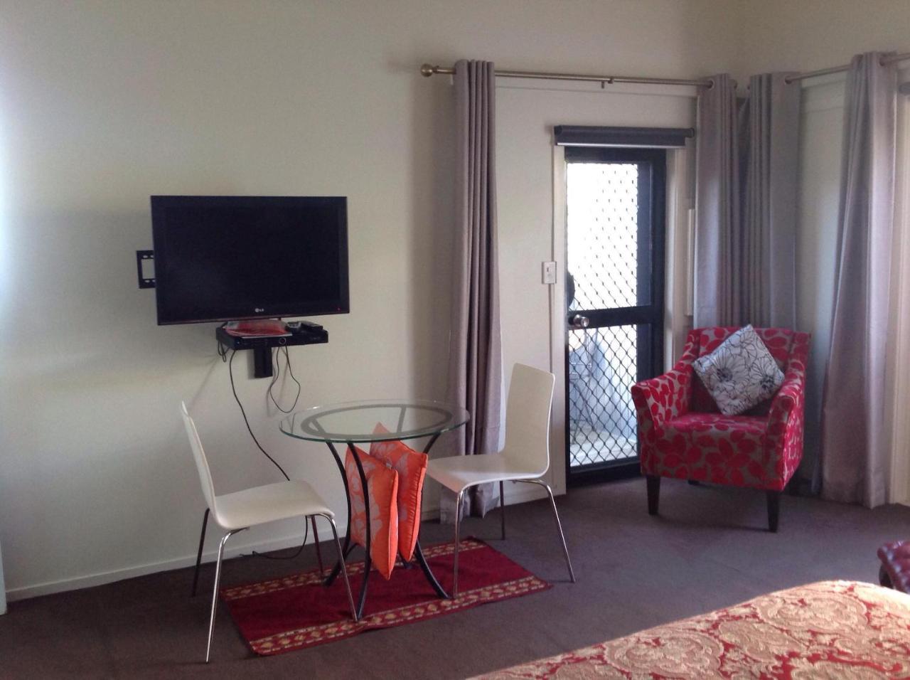 Lakeside City Apartments - Penthouse And Studio Rotorua Ngoại thất bức ảnh